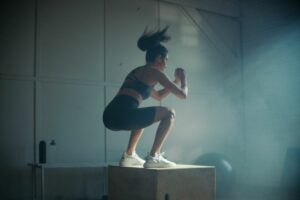 Box Jumps là bài tập chân mông cho nữ rất hiệu quả.