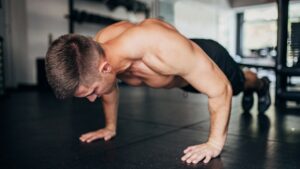 Push up hít đất thích hợp cho mọi đối tượng.