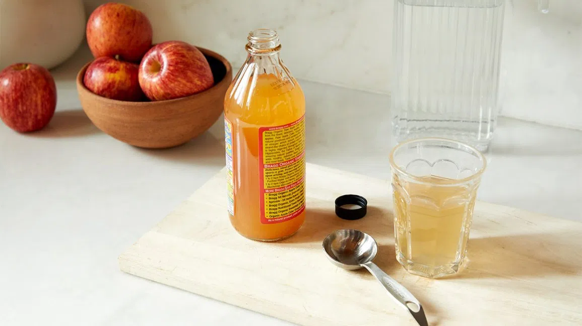 Uống giấm táo với nước lọc hàng ngày rất tốt cho sức khỏe.