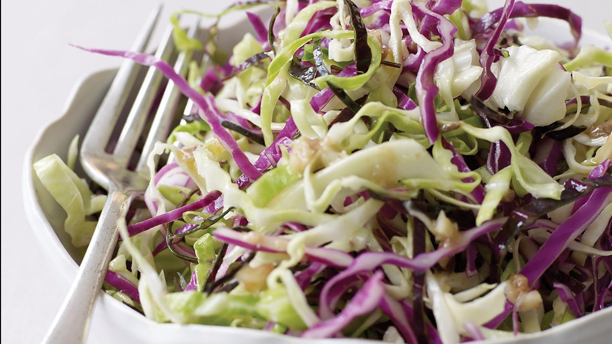 Cách làm salad bắp cải giúp giảm cân nhanh, tốt sức khỏe.