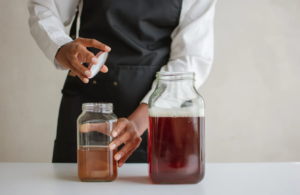 Không uống Kombucha khi bụng đói.