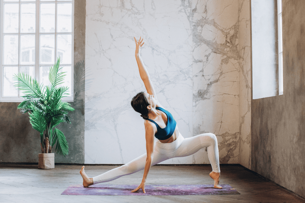 Yoga mang lại nhiều lợi ích cho sức khỏe thể chất và tinh thần.