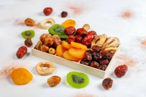 Ăn các loại trái cây sấy khô giúp detox, đẹp da.