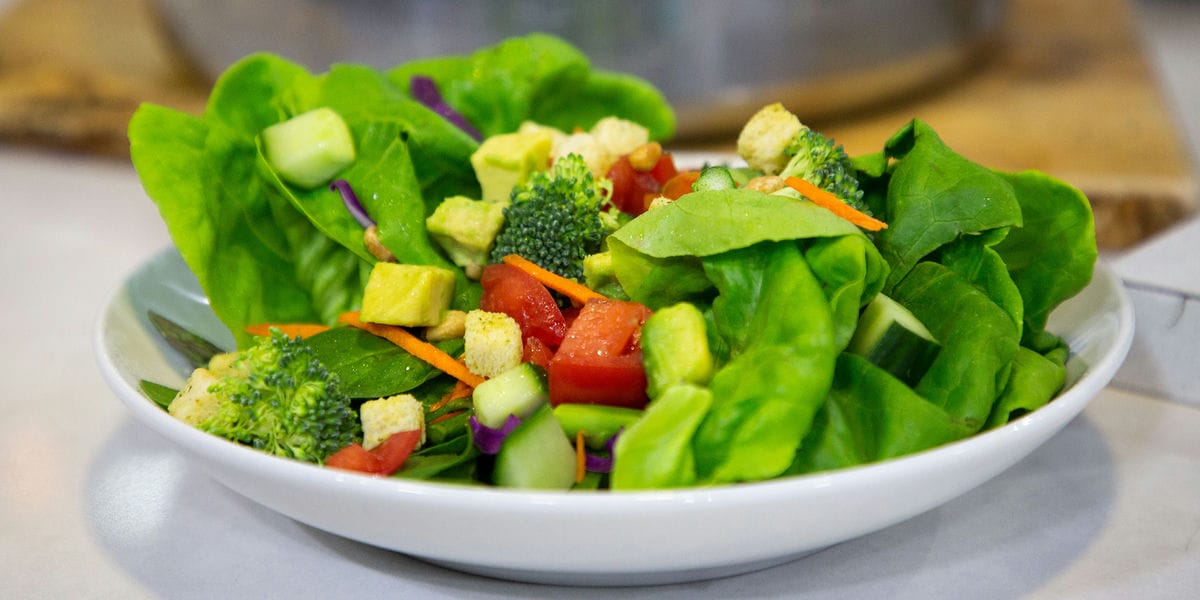 Salad rau củ vừa giảm cân, vừa đẹp da.