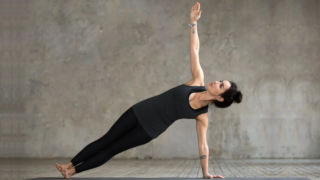 Kiên trì luyện tập các bài tập yoga giảm mỡ bắp tay để đạt hiệu quả nhanh chóng.