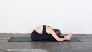 Paschimottanasana giúp đẩy lùi mỡ thừa hiệu quả.