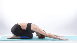 Tập luyện Balasana giúp thư giãn vùng lưng và cổ.