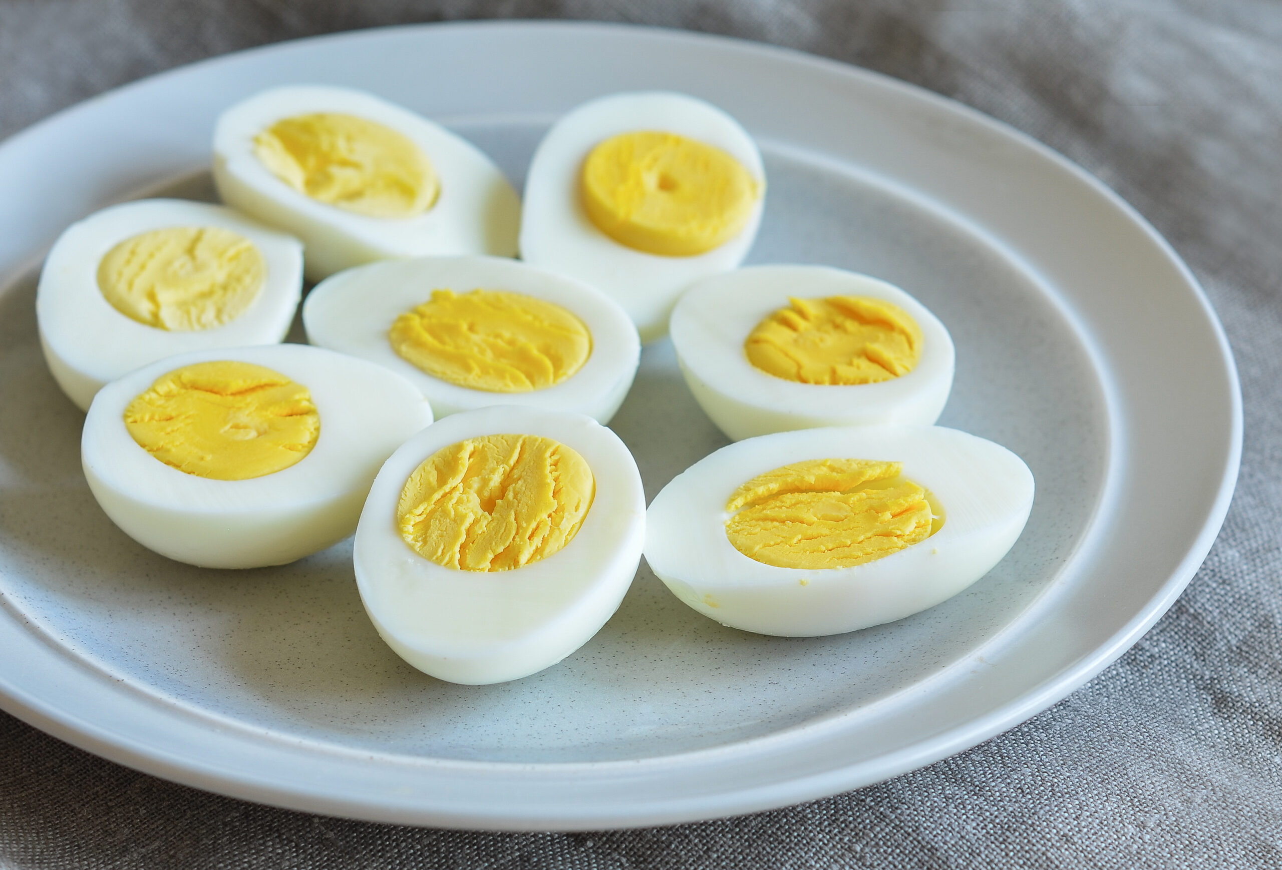 Trứng chứa protein chất lượng cao, chất béo lành mạnh, là một trong những thực phẩm tăng cơ được nhiều người yêu thích.