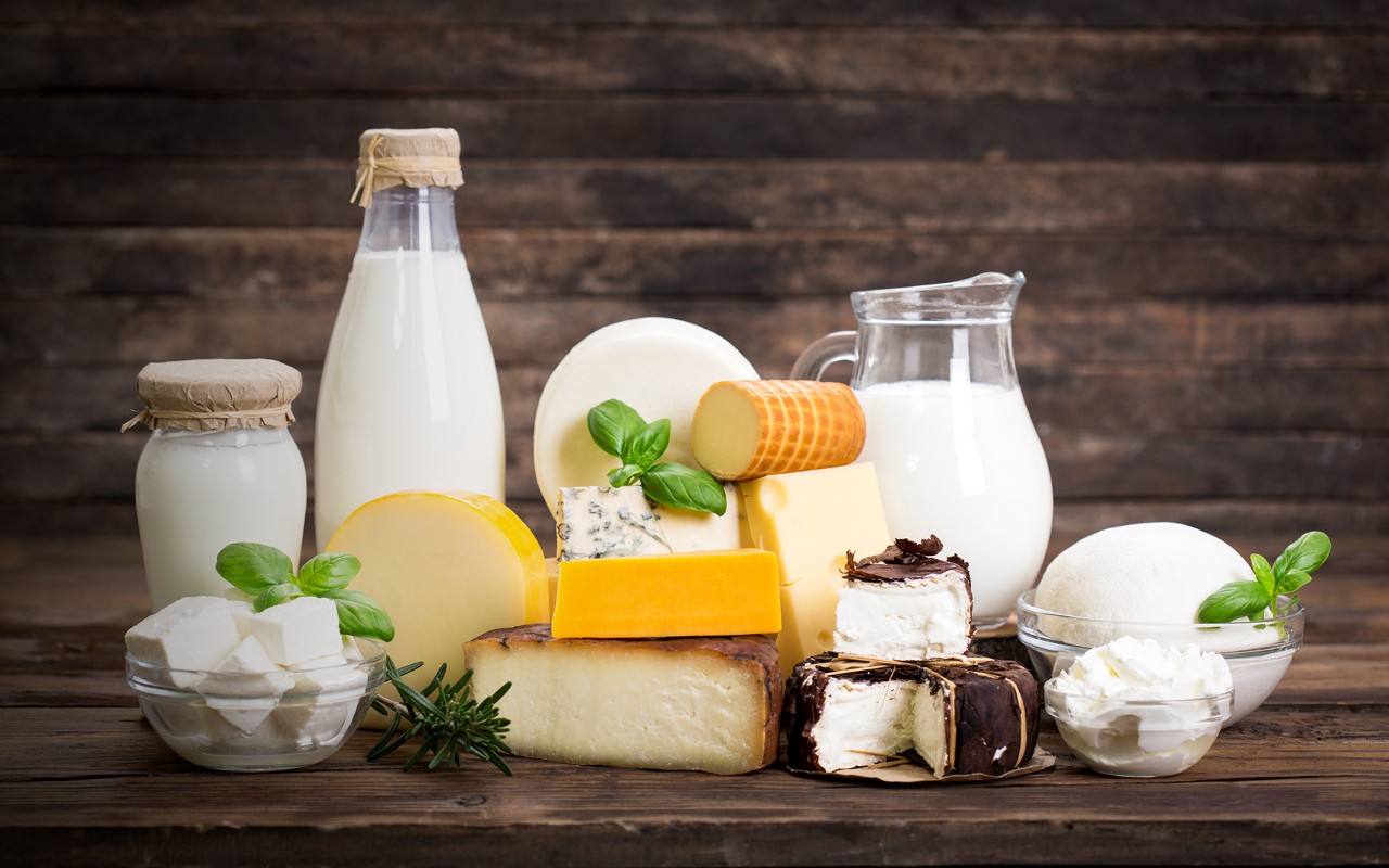 Sữa là thực phẩm tăng cơ hiệu quả nhờ chứa nhiều protein, carbohydrate và chất béo.