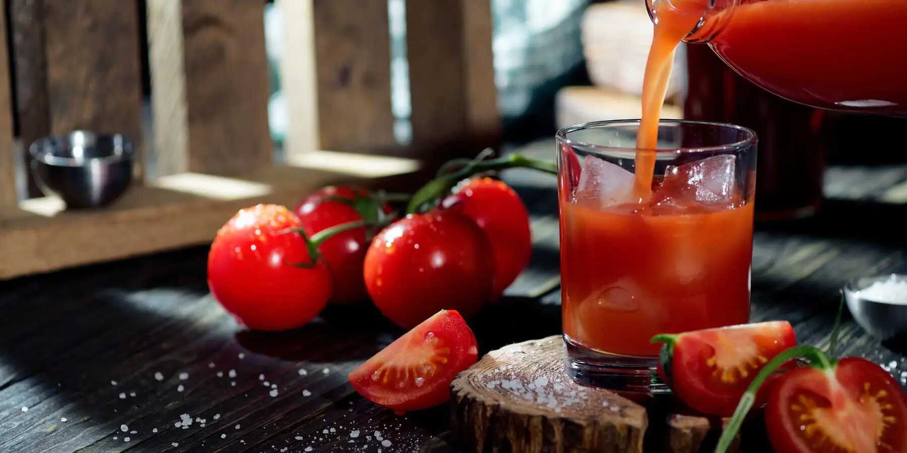 Nước ép cà chua giúp bớt say rượu nhanh hơn.