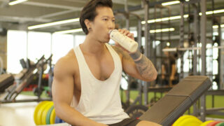 Sinh tố ức gà giàu protein, tốt cho người tập gym.