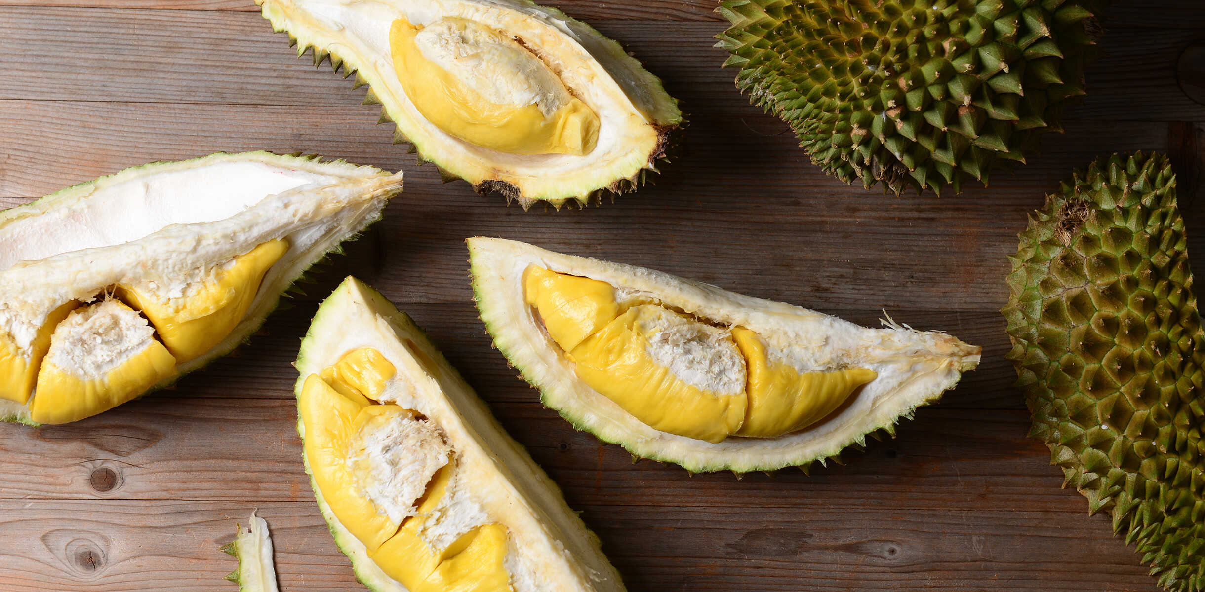 Một số loại trái cây như sầu riêng, mít, nho,... chứa nhiều calo và đường có thể gây mập nếu ăn quá nhiều.