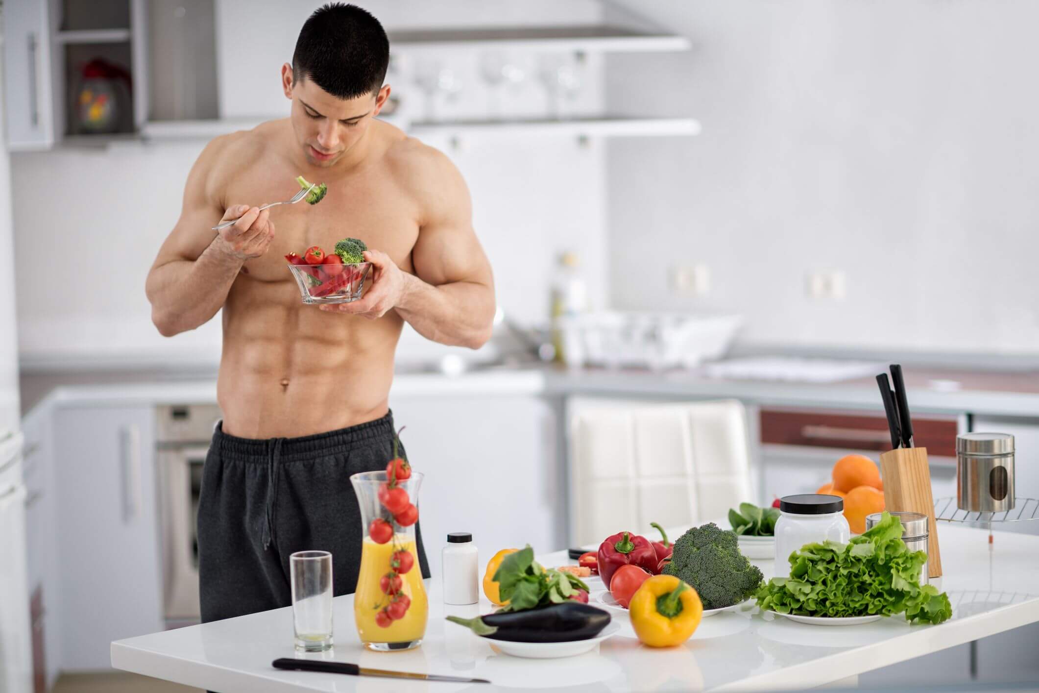 Tham khảo bác sĩ hoặc chuyên gia dinh dưỡng để có chế độ ăn uống phù hợp nhất với bạn, giúp tăng cơ hiệu quả.
