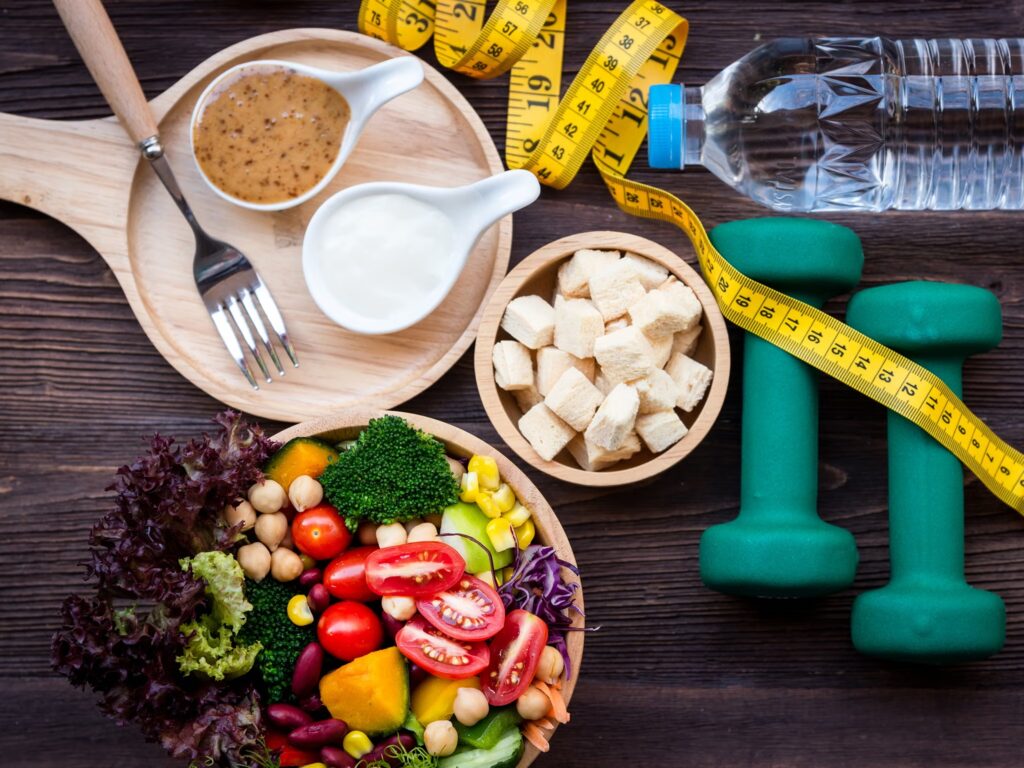 Ăn uống theo thực đơn khoa học, kết hợp tập gym theo chuyên gia để đạt được mục tiêu sức khỏe, tăng cơ giảm mỡ hiệu quả.