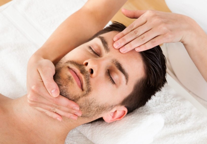 Cách giảm mỡ mặt nam bằng phương pháp massage