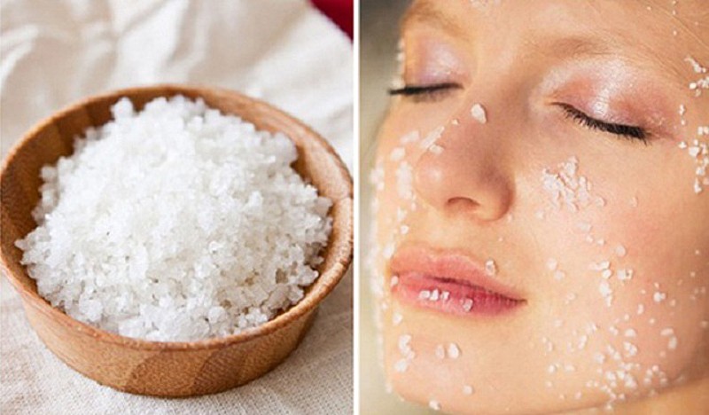 Cách giảm mỡ mặt là massage với muối