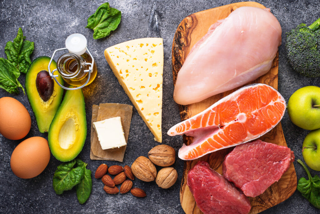 Kết hợp nhiều loại thực phẩm giàu protein khác nhau để đảm bảo cung cấp đầy đủ dưỡng chất.