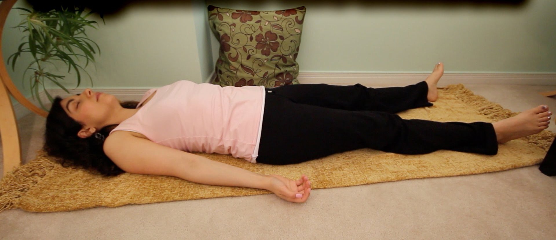 Thiền nằm trước khi ngủ là một phương pháp đơn giản và hiệu quả giúp bạn dễ ngủ hơn.