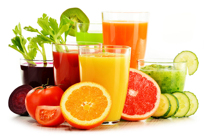 Nước ép trái cây và rau củ là loại nước uống giảm cân hiệu quả rất được yêu thích.