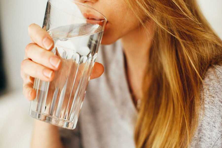 uống nước nhiều có giảm cân không