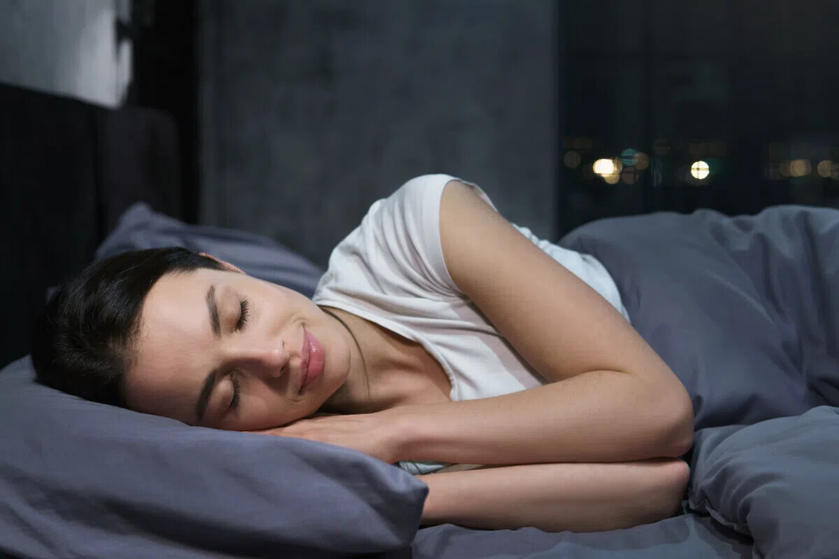 Cách chữa mất ngủ hiệu quả là tạo thói quen ngủ khoa học, ngủ đúng giờ.