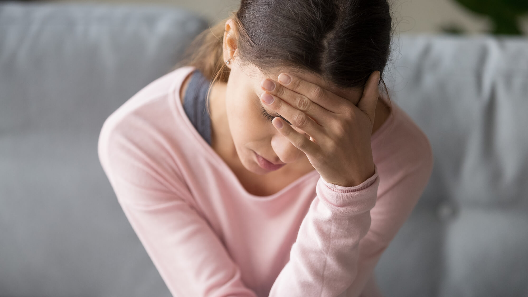 Có nhiều nguyên nhân gây rối loạn nội tiết tố? Phụ nữ tiền mãn kinh và mãn kinh là dễ bị rối loạn nội tiết tố nhất.