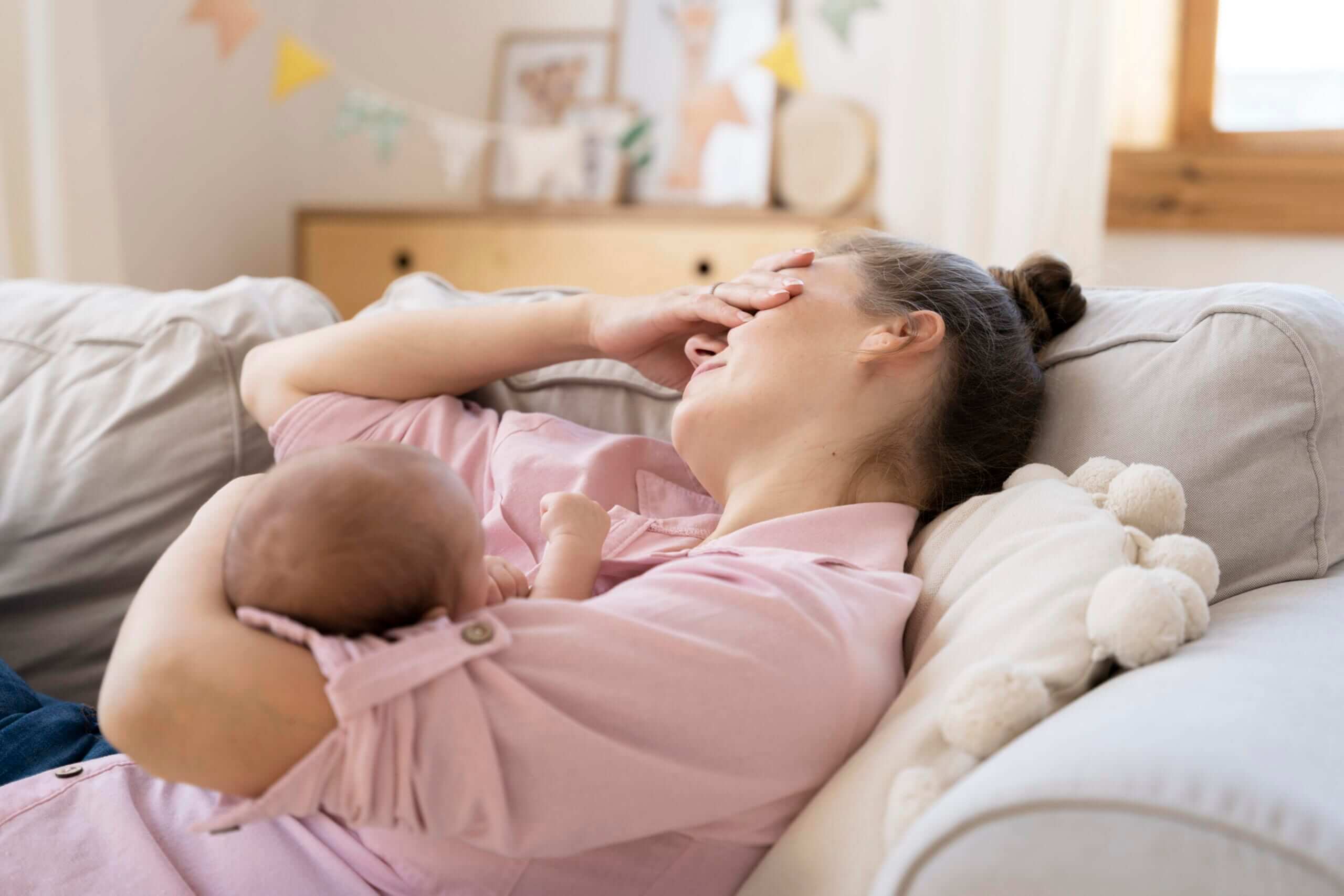 Thiếu sự hỗ trợ từ chồng trong việc chăm sóc em bé có thể khiến phụ nữ dễ bị trầm cảm sau sinh hơn.