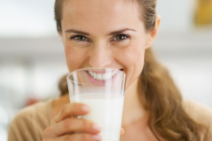 Sữa đậu nành bao nhiêu calo tùy thuộc vào cách uống và thành phần.