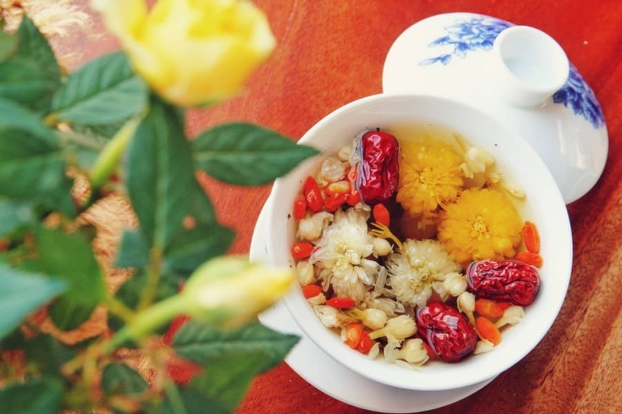 uống trà táo đỏ hàng ngày có tốt không