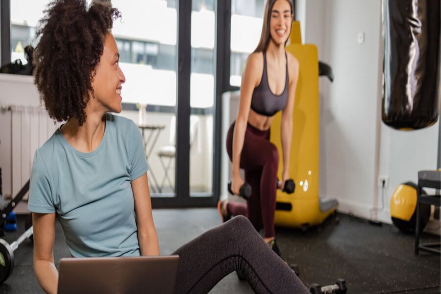 PT tập Gym tại nhà
