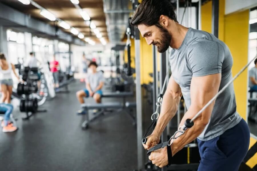 lịch tập gym tăng cân tăng cơ cho nam