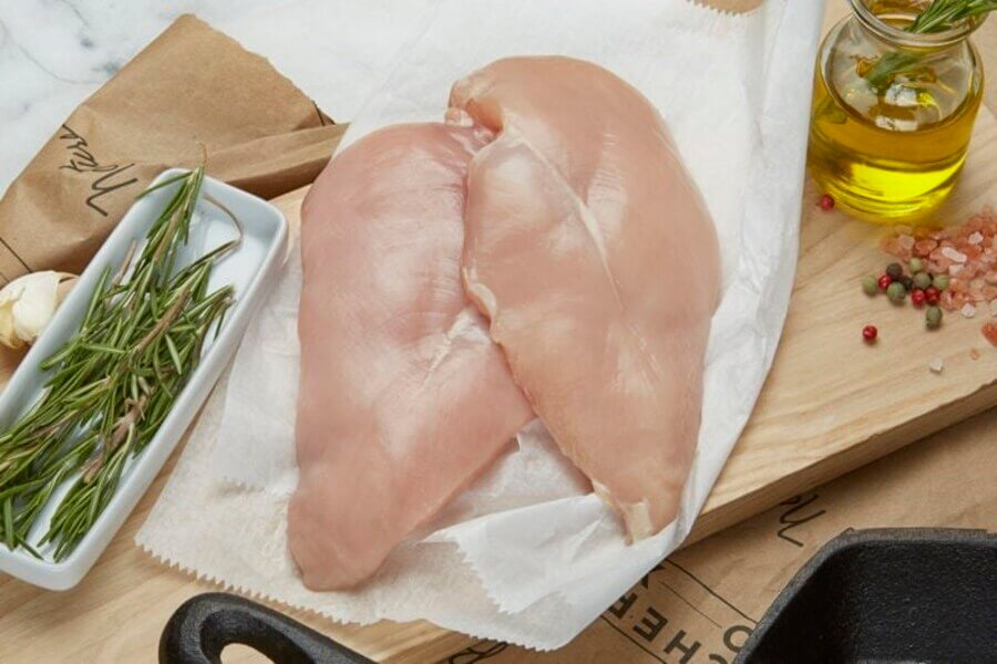 100g ức gà bao nhiêu calo