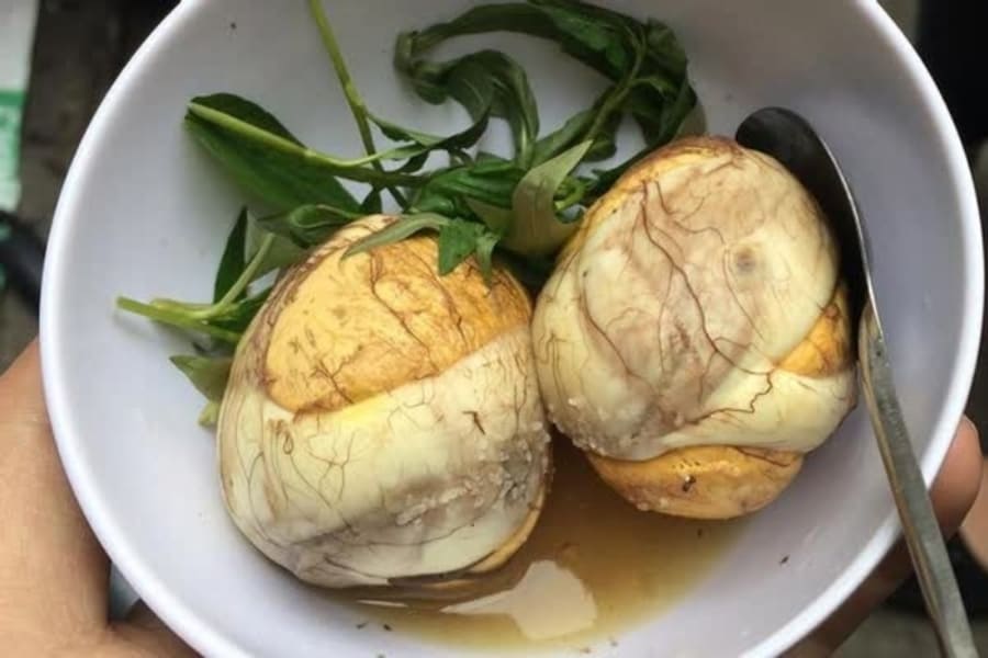 Ăn trứng vịt lộn có béo không