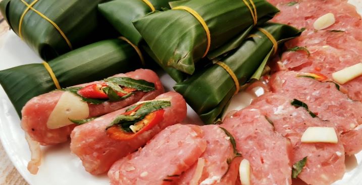 Calo nem chua chủ yếu đến từ Protein