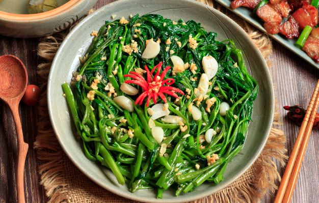 calo rau muống xào tỏi