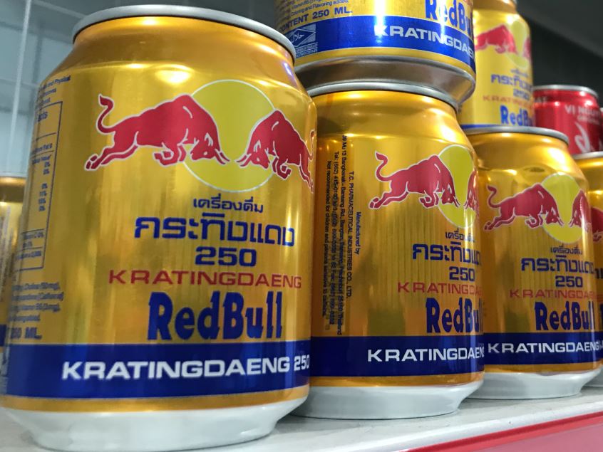 không nên uống quá 1 lon Red Bull/ngày