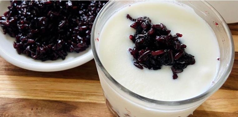 calo sữa chua nếp cẩm