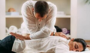 cách chữa đau vai gáy của người Nhật