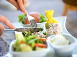 chế độ ăn uống cho người bị viêm ruột