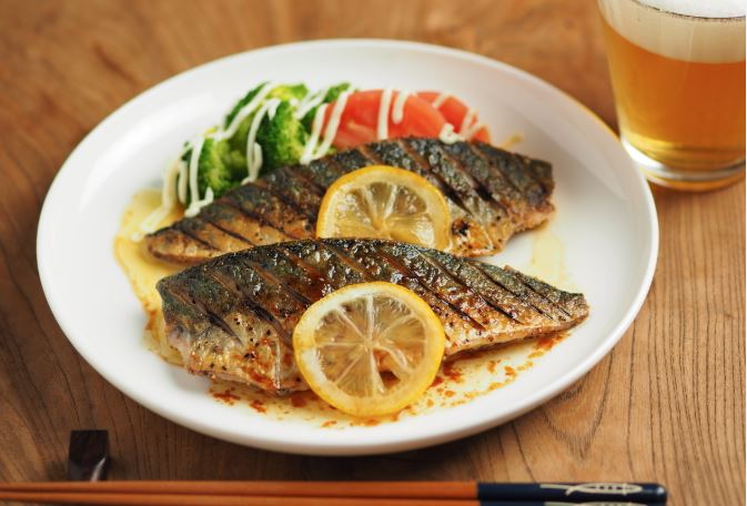 chế độ ăn uống cho người xương khớp