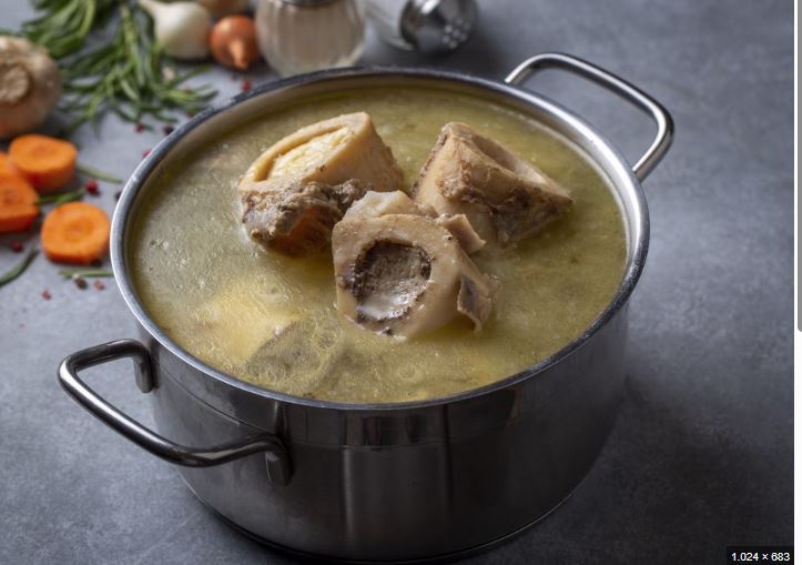 chế độ ăn uống cho người xương khớp