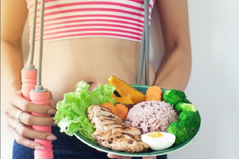 chế độ ăn uống để giảm mỡ bụng