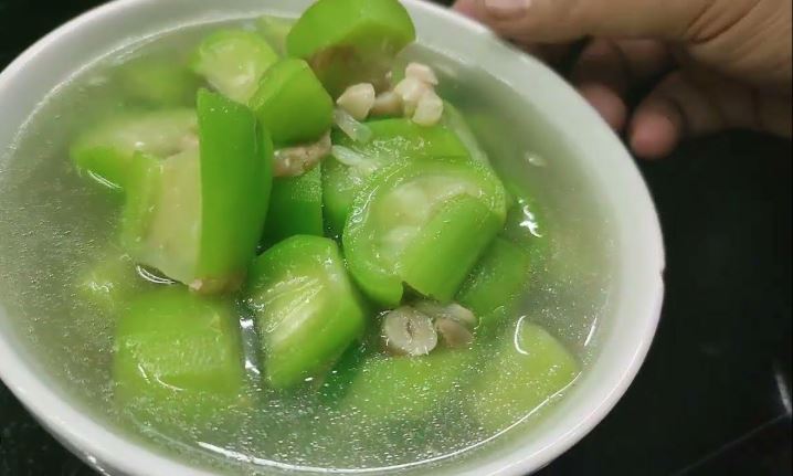 chế độ ăn uống khi ở cữ