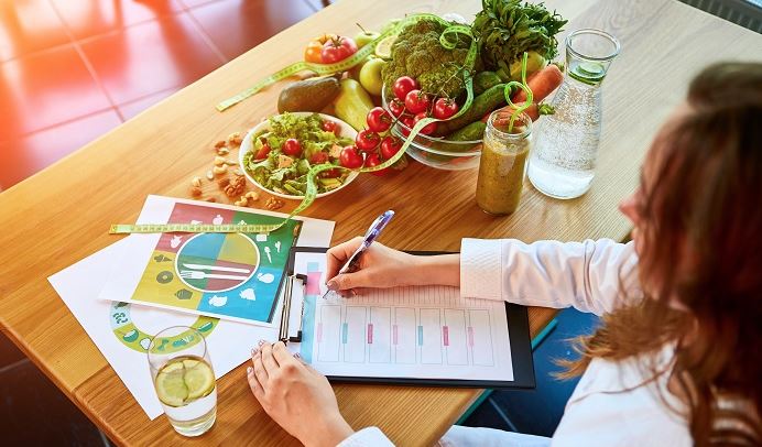 chế độ ăn uống ngủ nghỉ khoa học