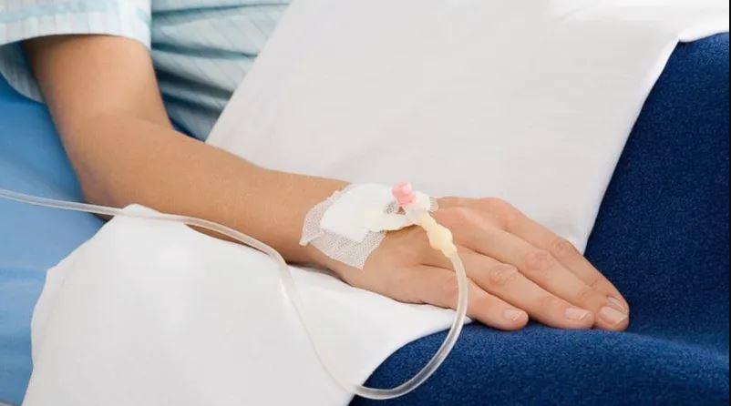 người gầy có nên truyền nước biển không